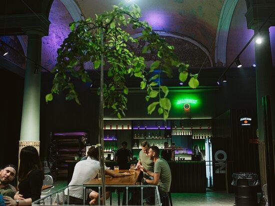 Hala Swiebodzki Bar & Food Court